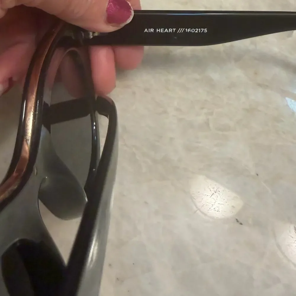 Le Specs Air Heart black sunglasses
